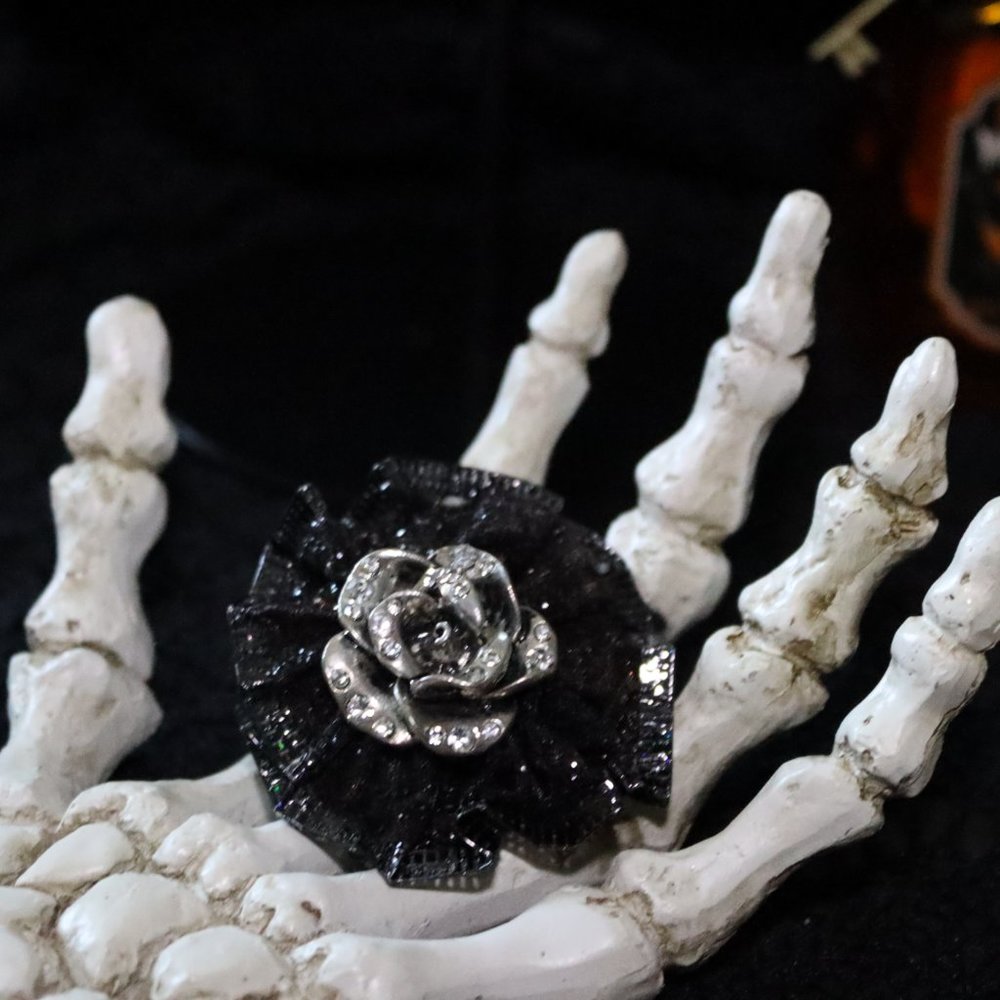 New Halloween Black Pinwheel Silver-tone Metal Rose Clip -  Hand Crafted